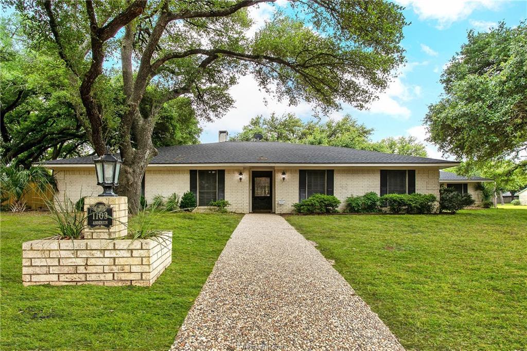 Property Photo: 1103 Anderson Street TX 77859-3821