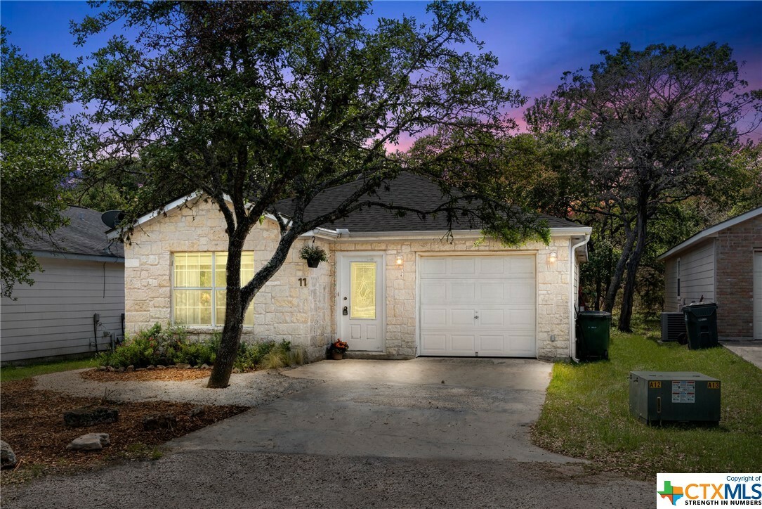 Property Photo:  11 Fallbrook Circle  TX 78676 