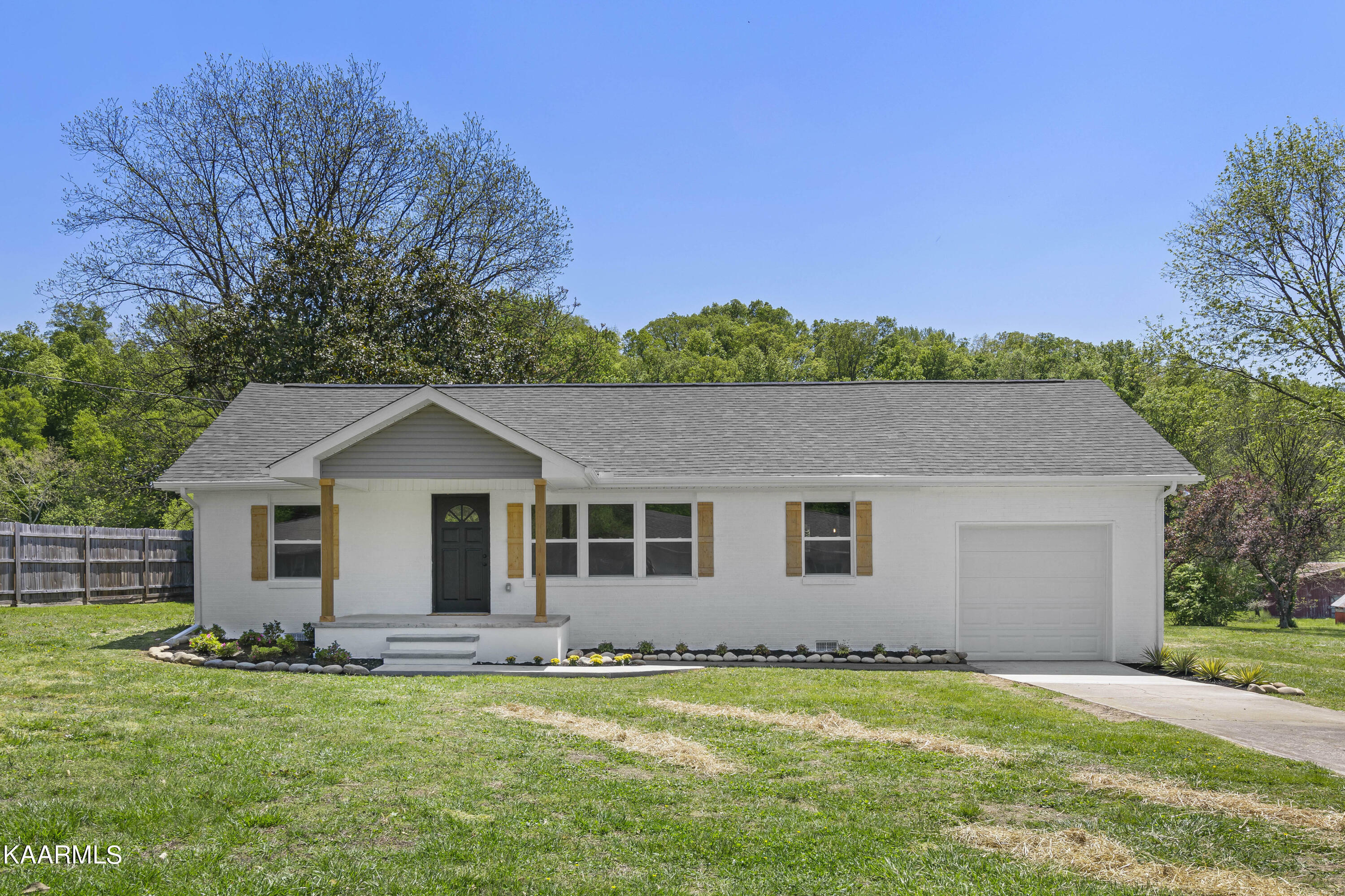 4730 Hazelnut Drive  Knoxville TN 37931 photo