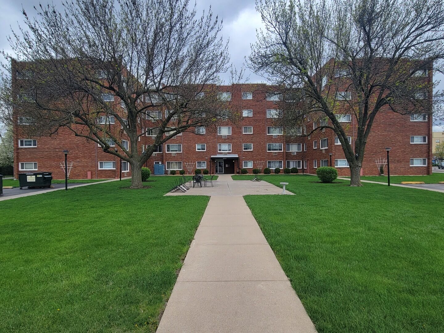 Property Photo:  222 Madison Street 303  IL 60435 