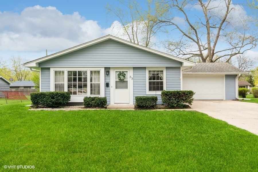 Property Photo: 33 Wyndham Drive IL 60538