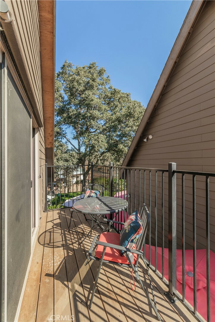 Property Photo: 14788 Blue Oak Lane CA 93651