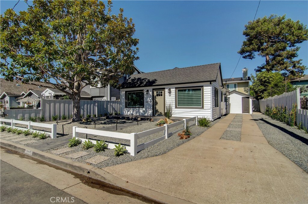 Property Photo:  527 Westminster Avenue  CA 92663 