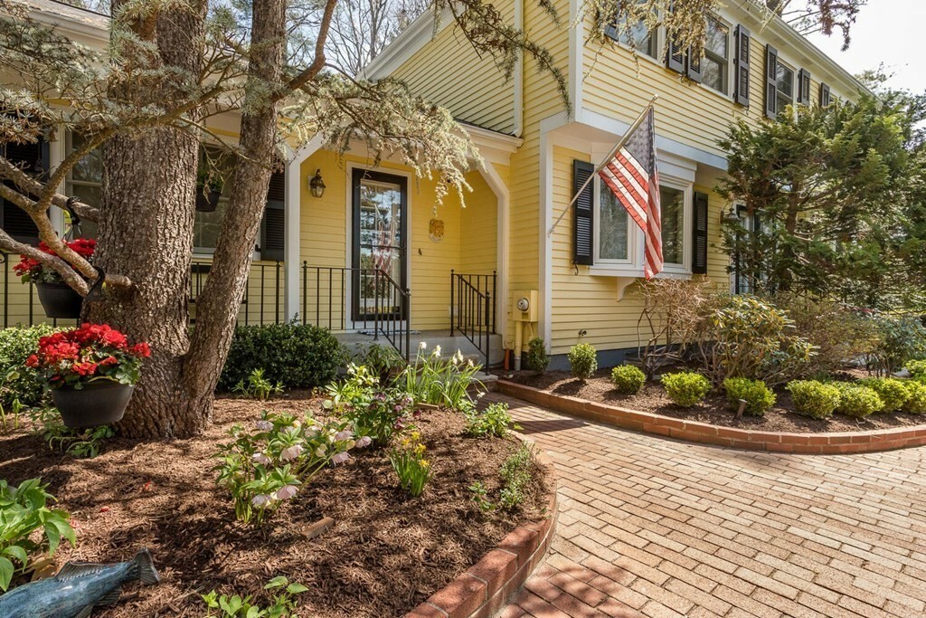 Property Photo: 238 Old Farm Rd MA 02186