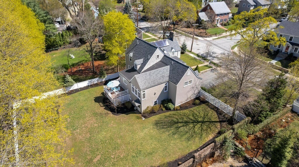 Property Photo:  7 Pierrepont Rd  MA 01890 