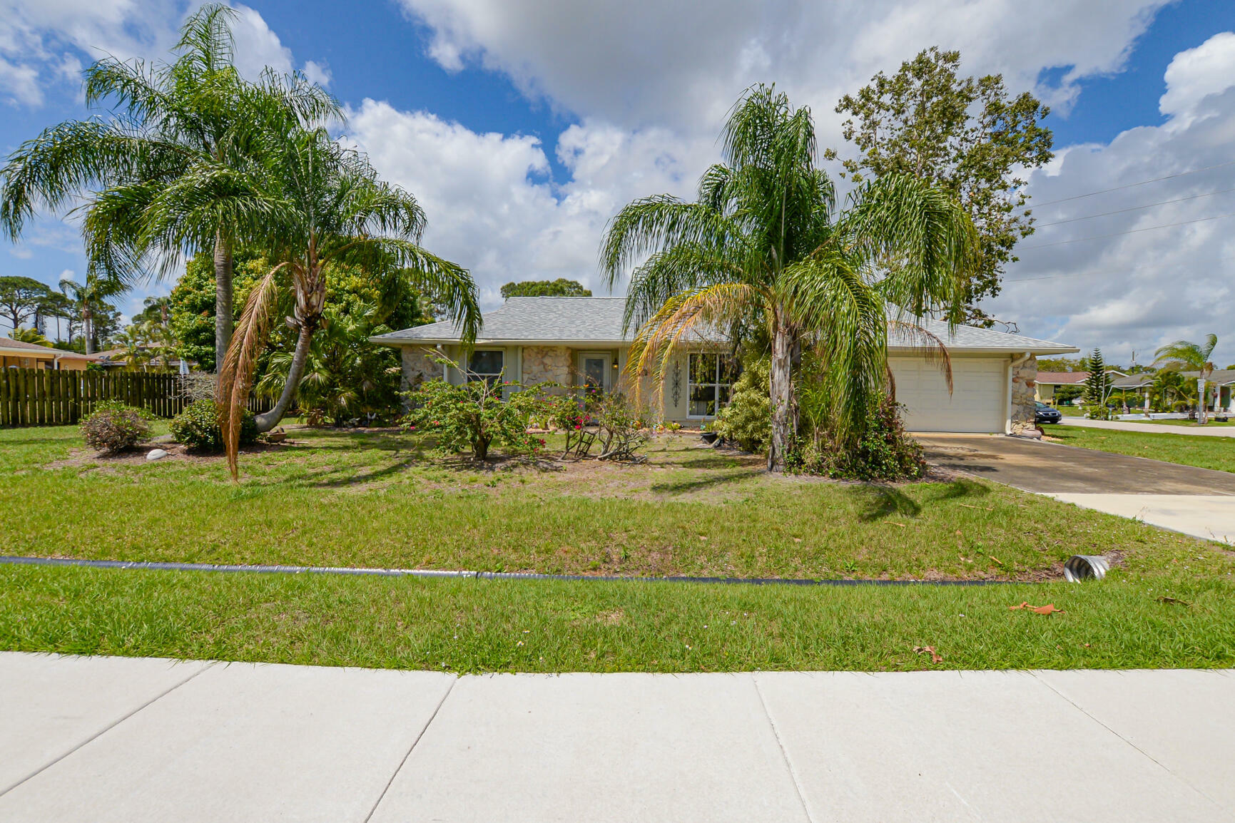 Property Photo:  1300 SE Sandia Drive  FL 34983 