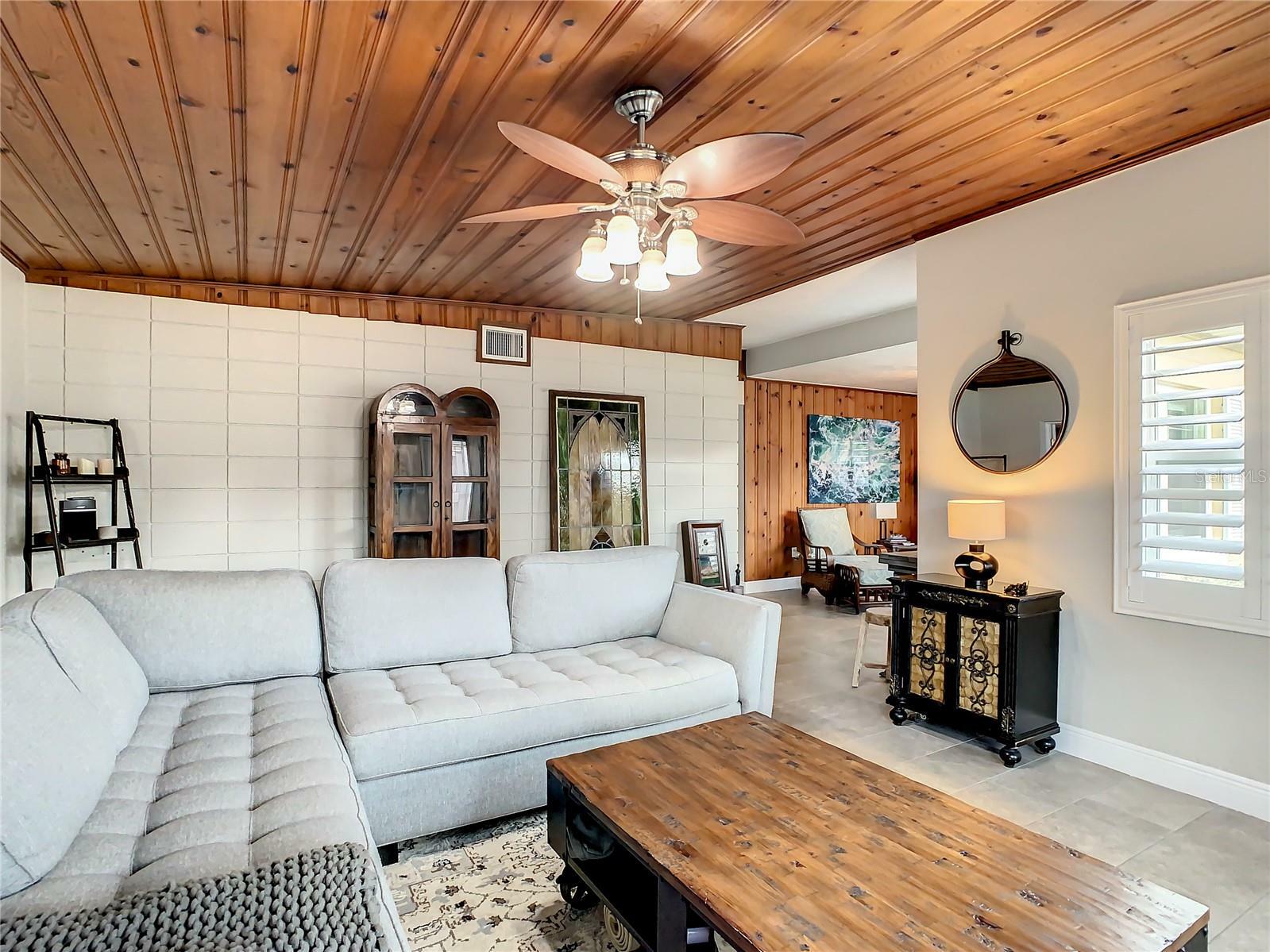 Property Photo: 3111 Williams Street FL 32806