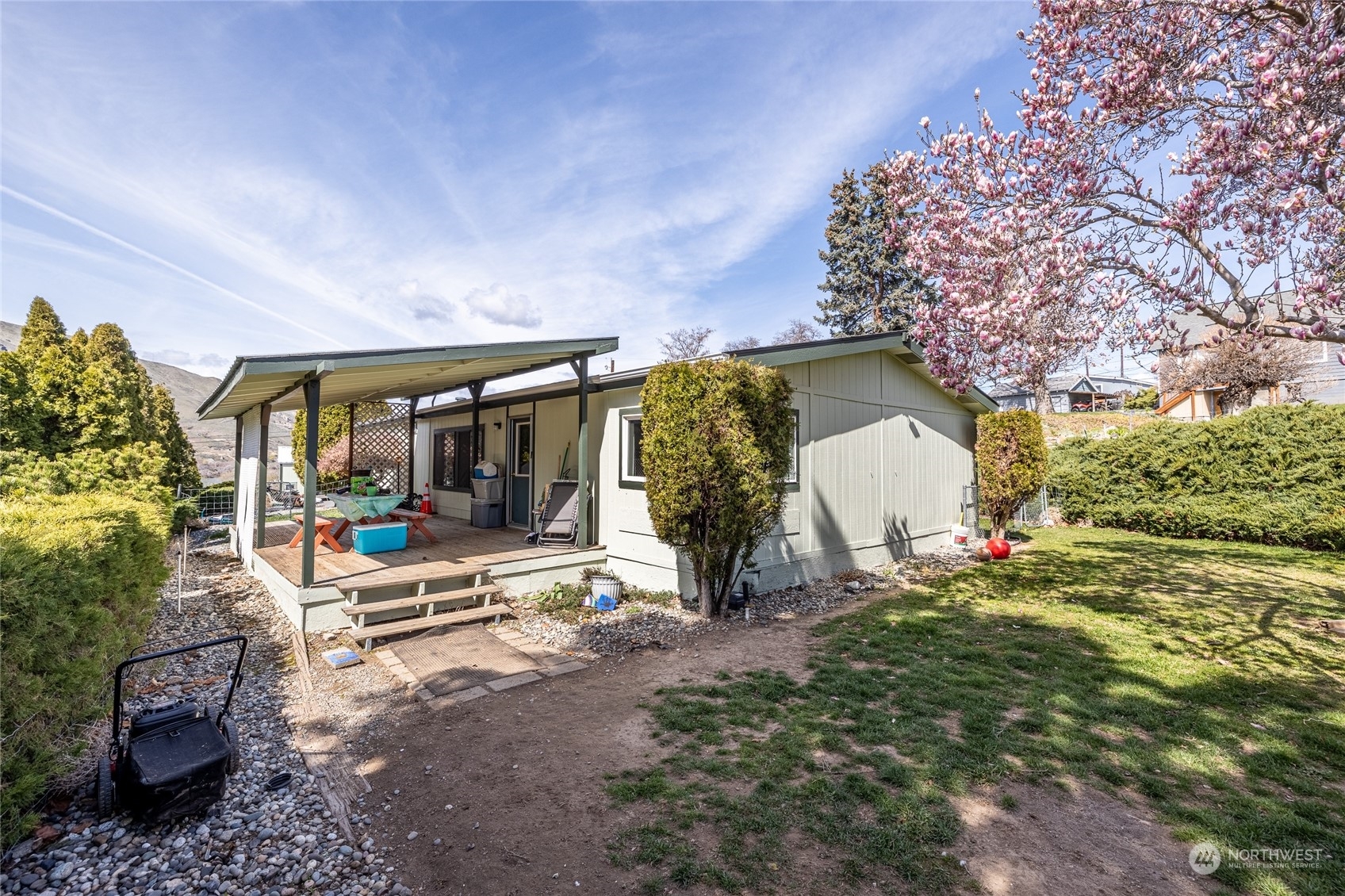 Property Photo:  1031 S Lyle Avenue  WA 98802 