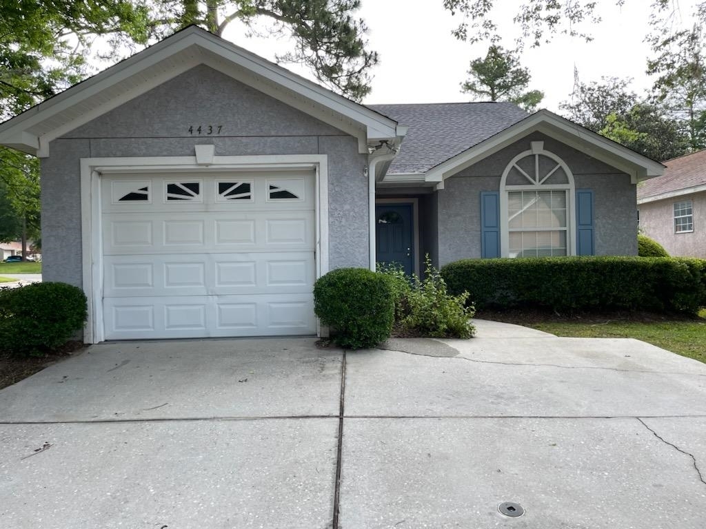 Property Photo:  4437 Siesta Ct  FL 32309 