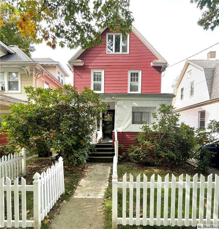 Property Photo:  1013 Prendergast Avenue  NY 14701 