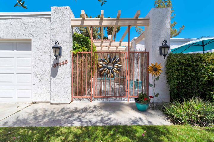 37530 Los Cocos Drive E  Rancho Mirage CA 92270 photo