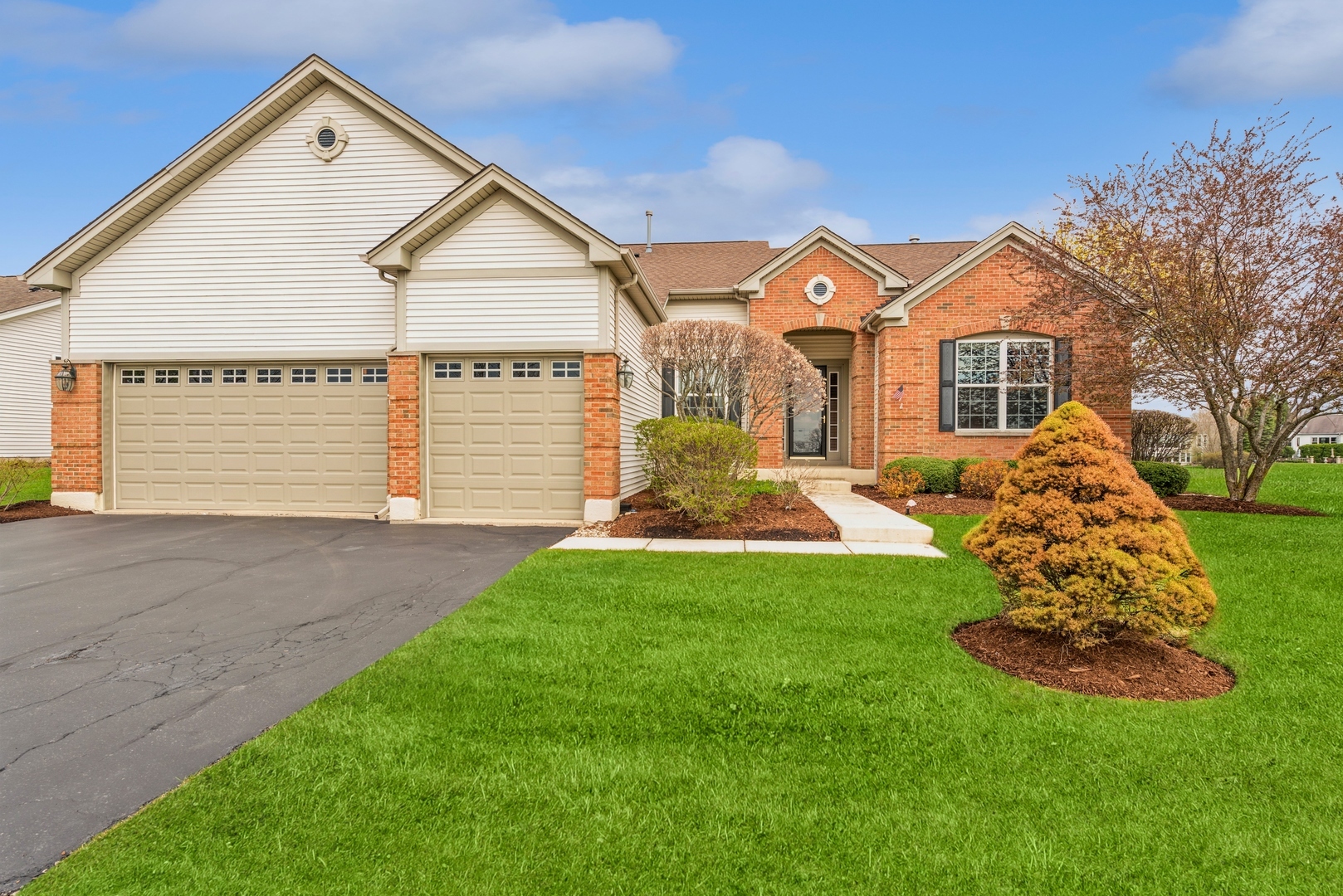 Property Photo: 12844 Golf View Drive IL 60142