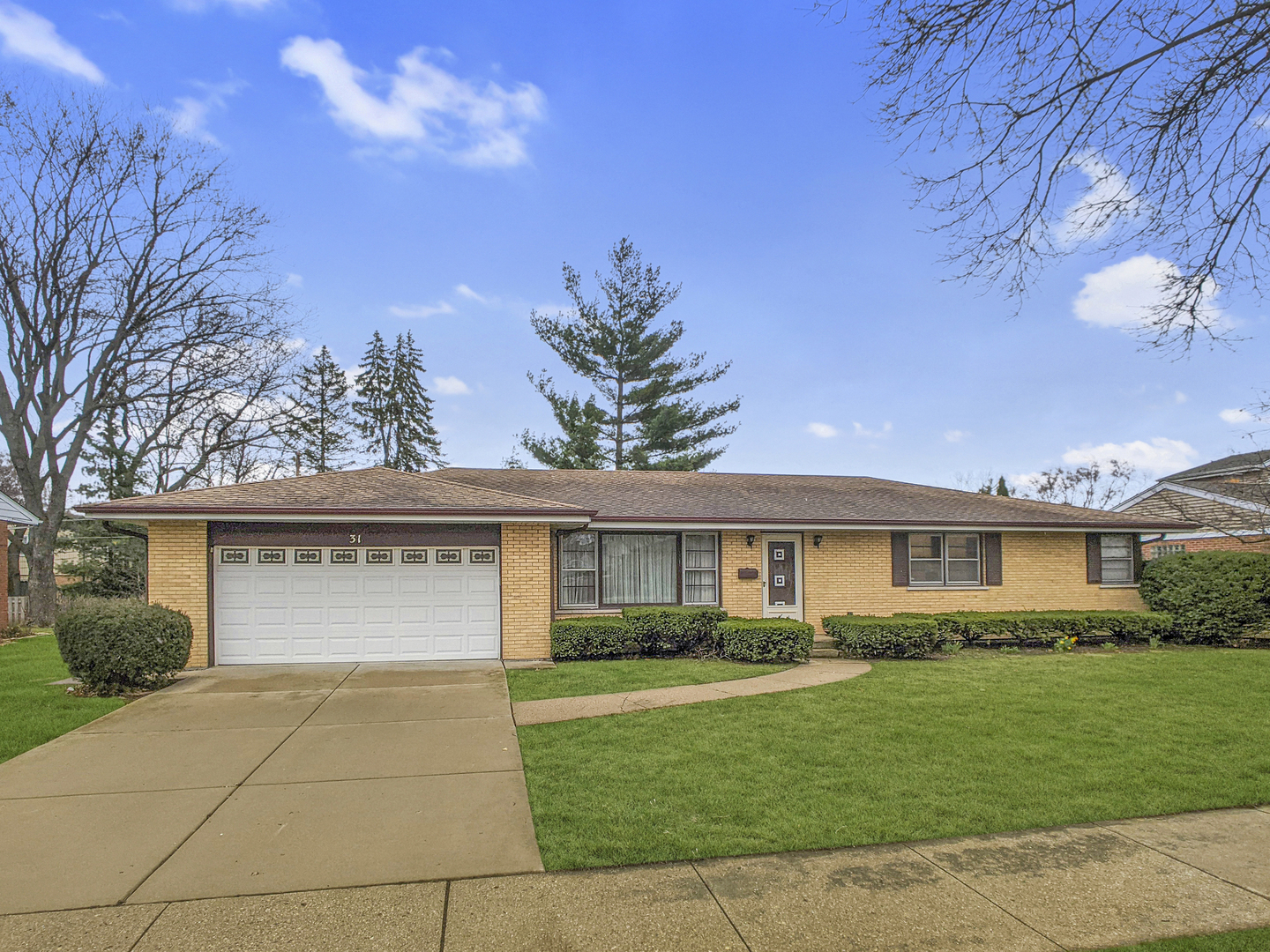 Property Photo:  31 N Wilshire Lane  IL 60004 