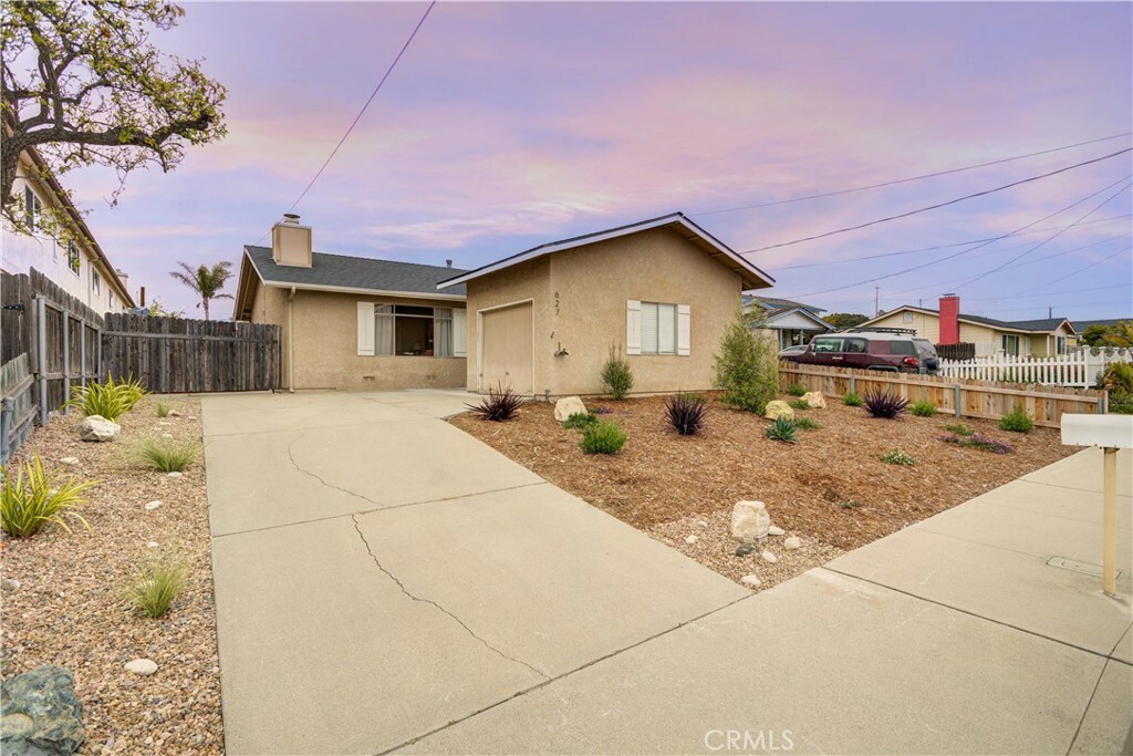 Property Photo:  627 Ramona Avenue  CA 93433 