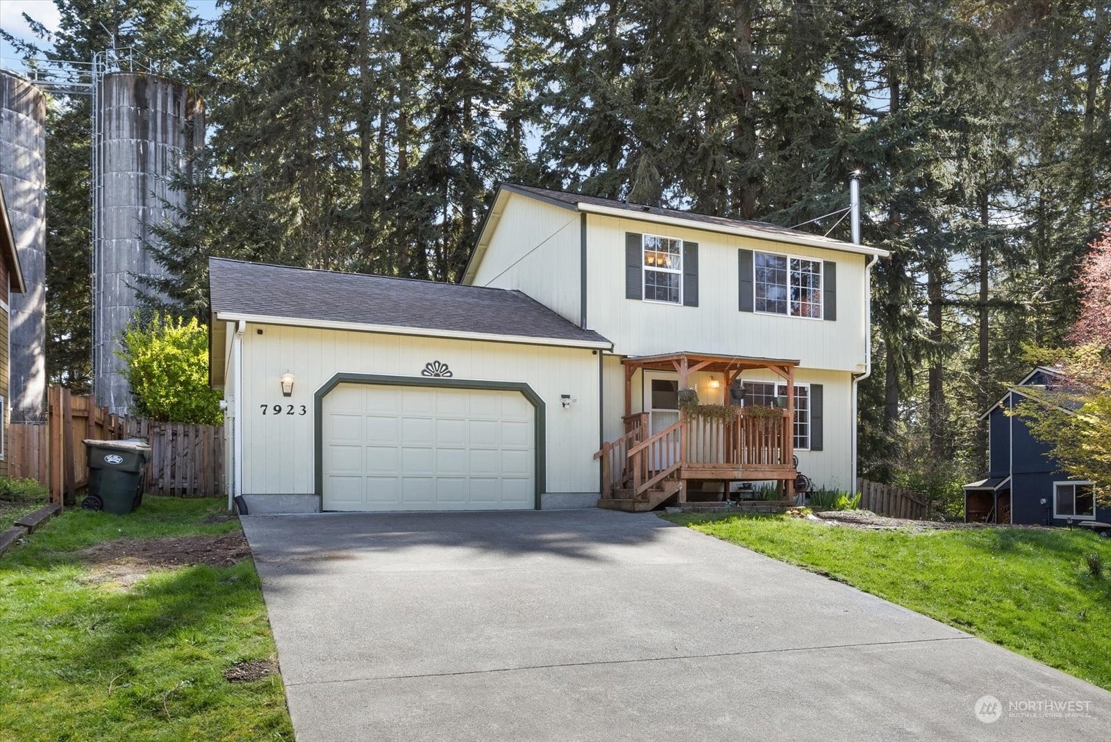 Property Photo:  7923 Incline Court SE  WA 98513 