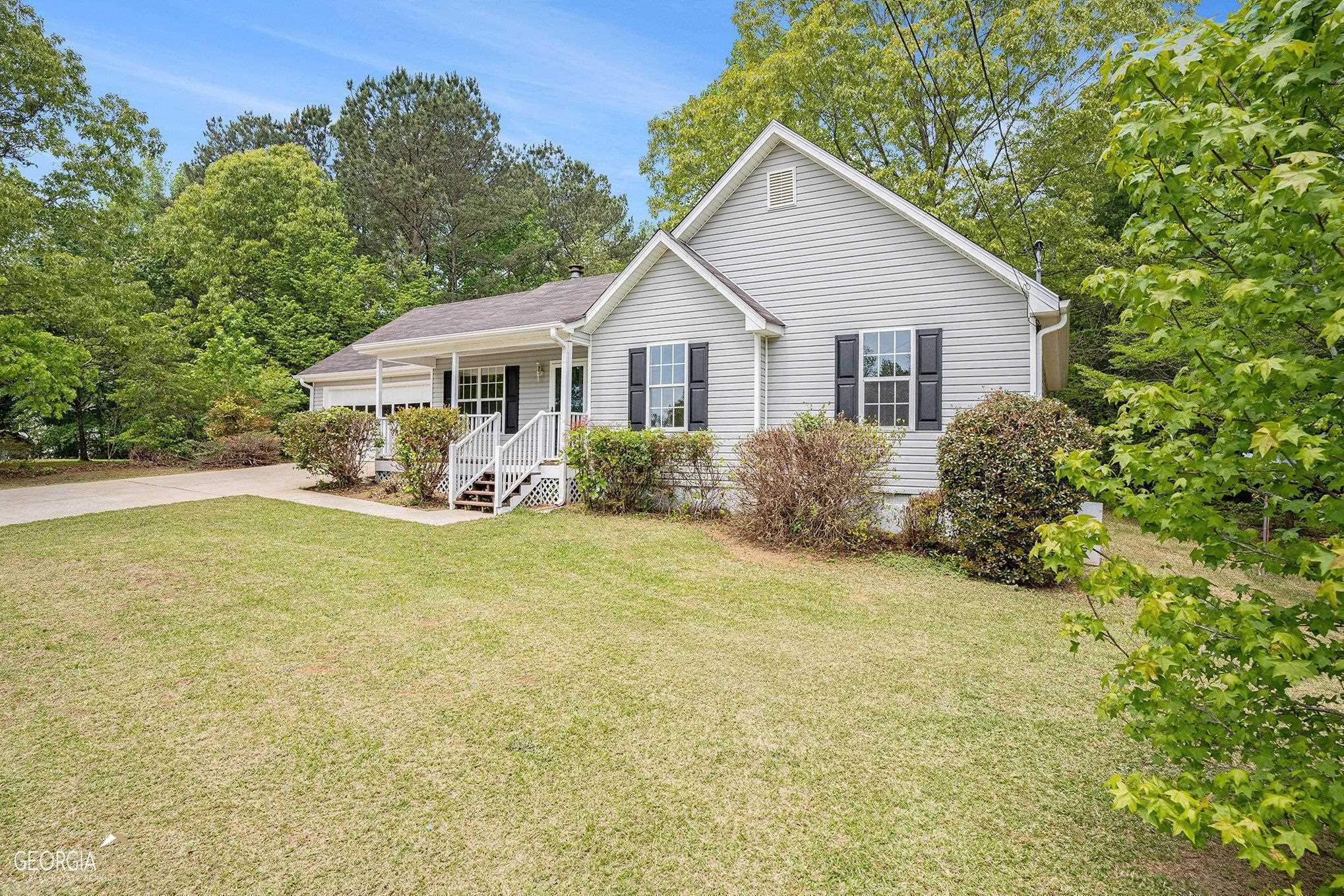 Property Photo:  300 Willow Lane  GA 30179 