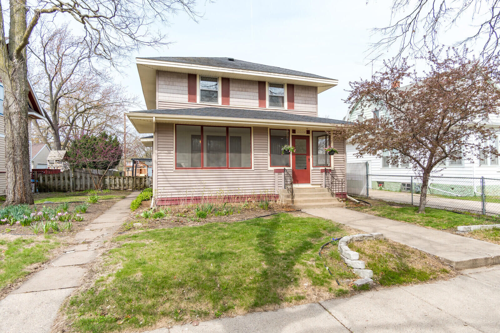 Property Photo:  1118 13th St S  WI 54601 