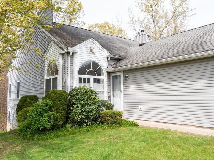 Property Photo: 194 Brookfield Ln 194 MA 01001