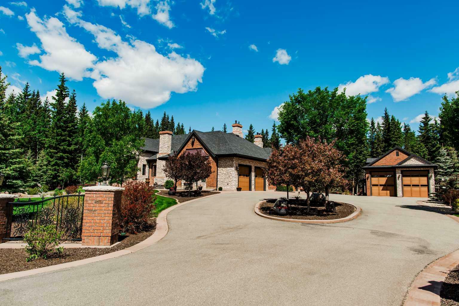 Property Photo: 8102 Willow Grove Way AB T8W 0H3