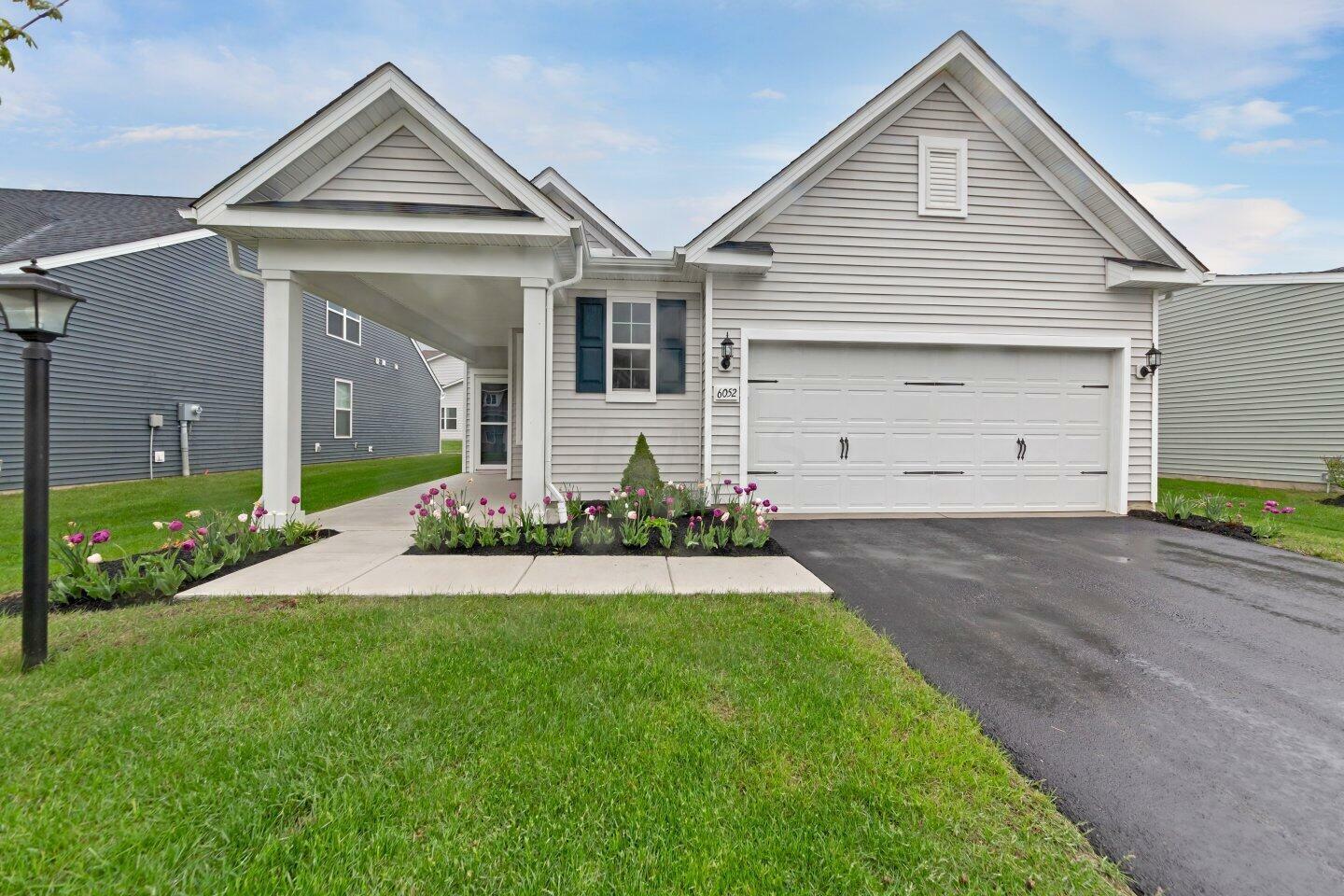 Property Photo: 6052 Lawthorn Drive OH 43081