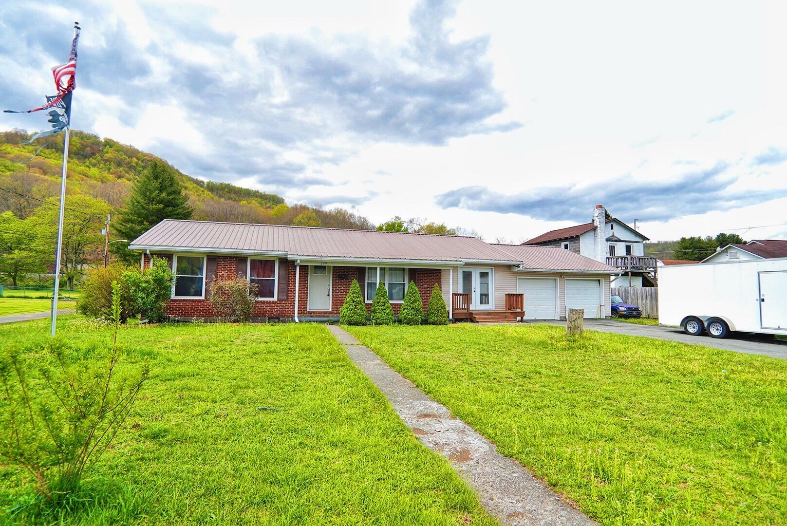 Property Photo:  295 E Horton Ave  WV 25962 