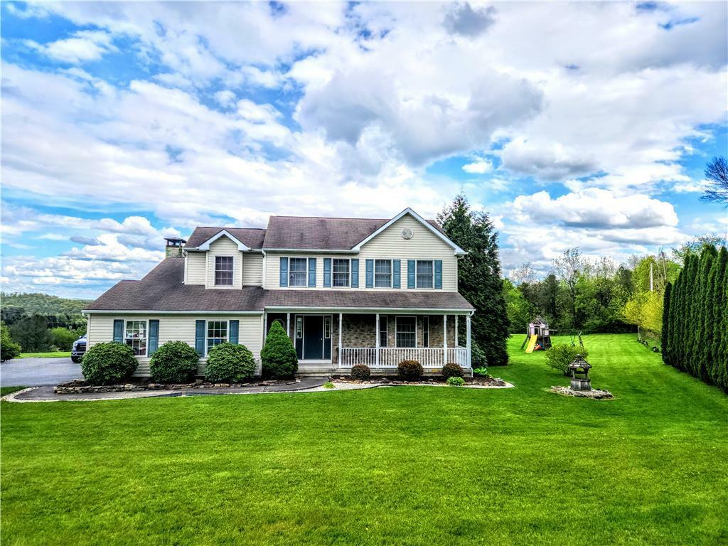 Property Photo:  822 South Dogwood Road  PA 18088 