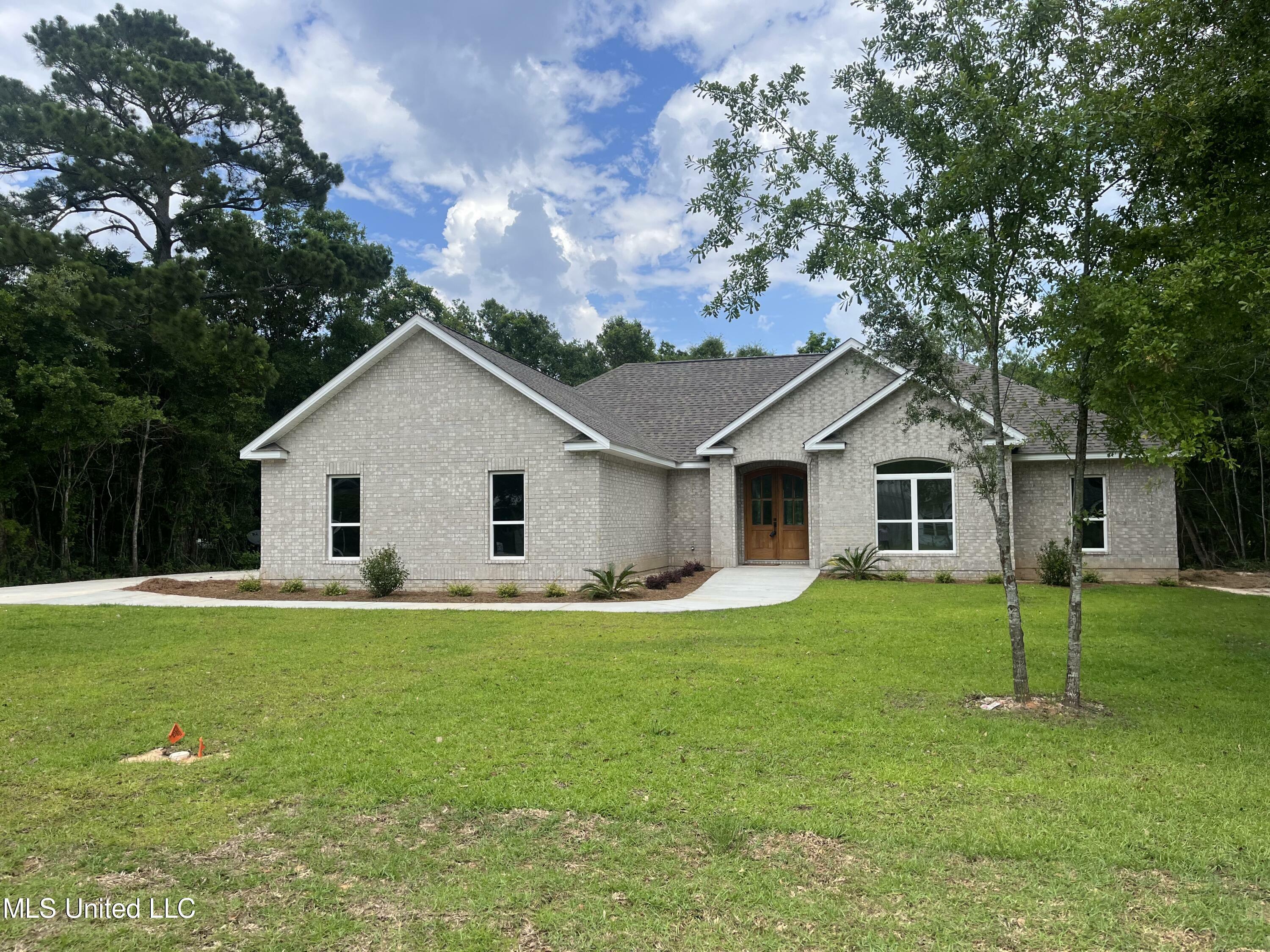 Property Photo: 1420 Wesleyan Street MS 39553