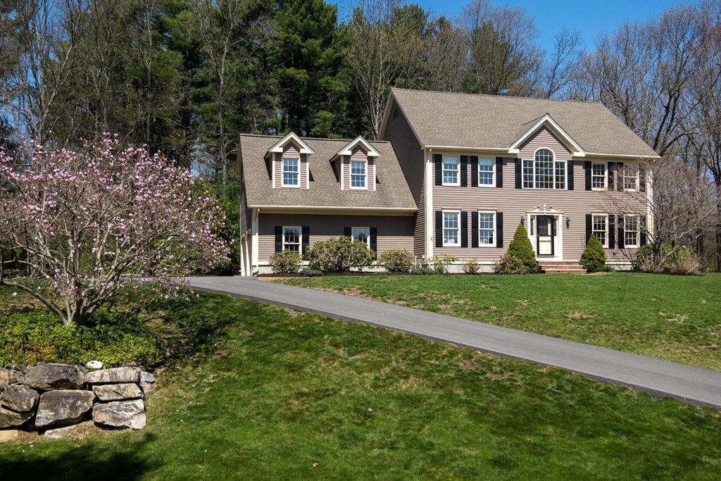 Property Photo:  7 Wentworth Dr  MA 01772 