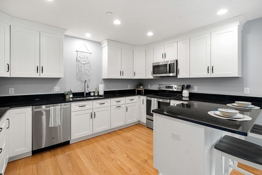 Property Photo: 168 Lowell St 32 MA 01887