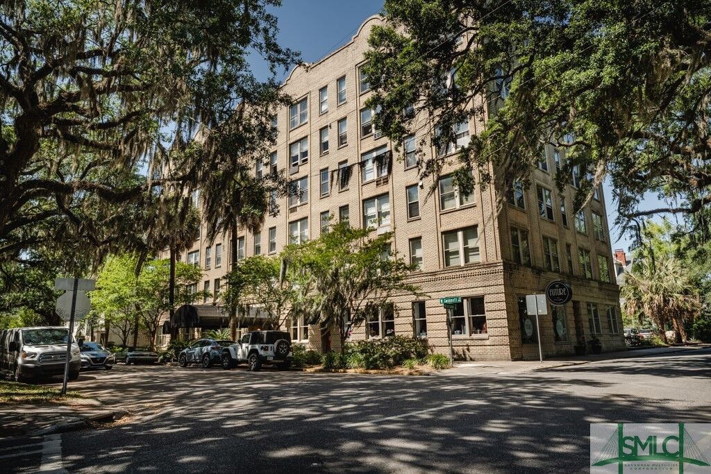Property Photo: 106 W Gwinnett Street 5-A GA 31401