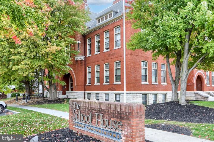 133 W Locust Street 103  Mechanicsburg PA 17055 photo