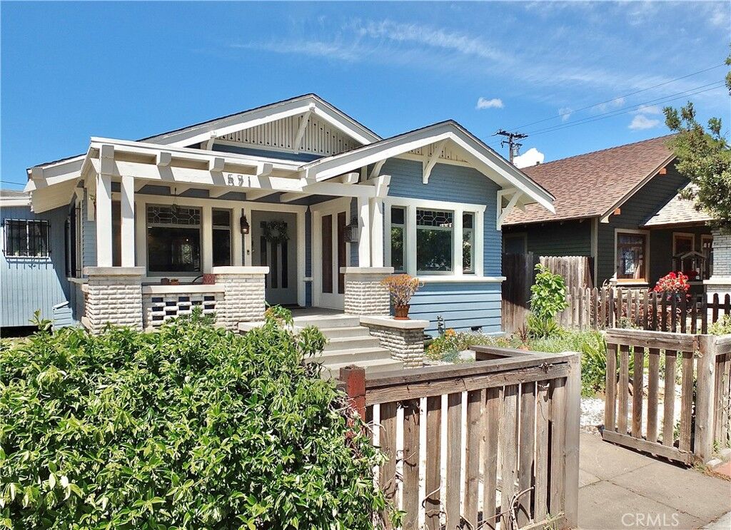 Property Photo:  571 Cherry Avenue  CA 90802 