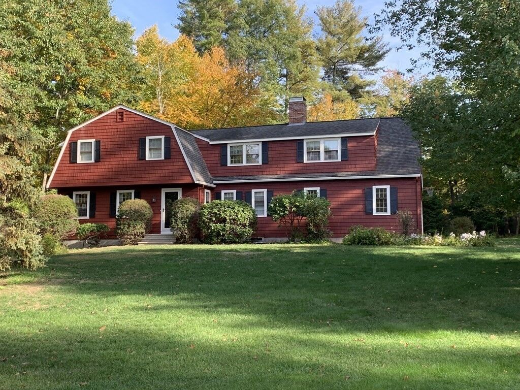 Property Photo:  4 Holly Lane  MA 01886 