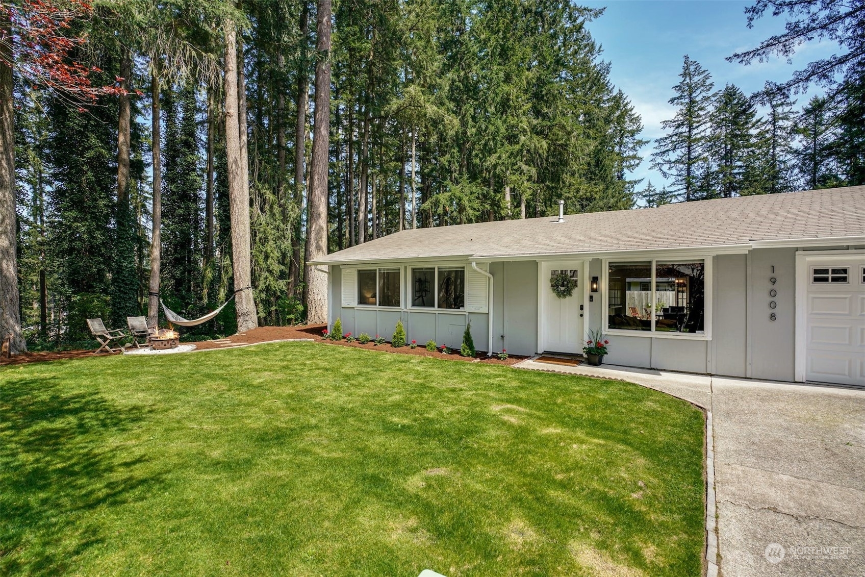 Property Photo:  19008 SE 266th Street  WA 98042 