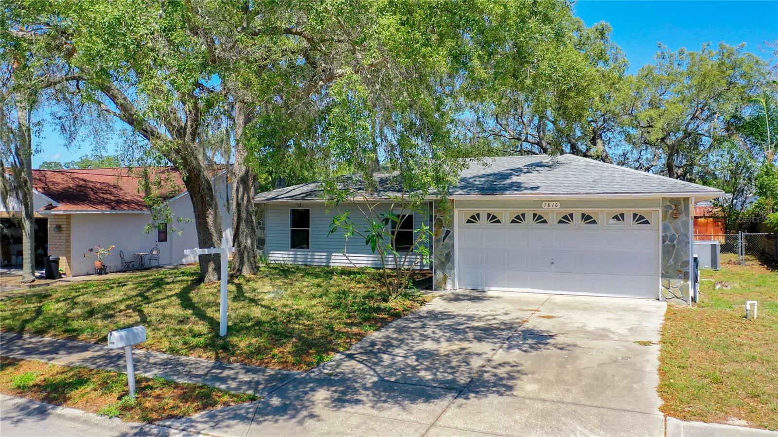 Property Photo:  7816 Glascow Drive  FL 34653 