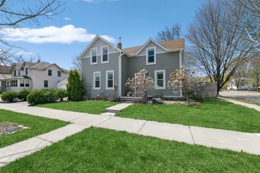 Property Photo:  323 N Cedar Street  MN 55318 