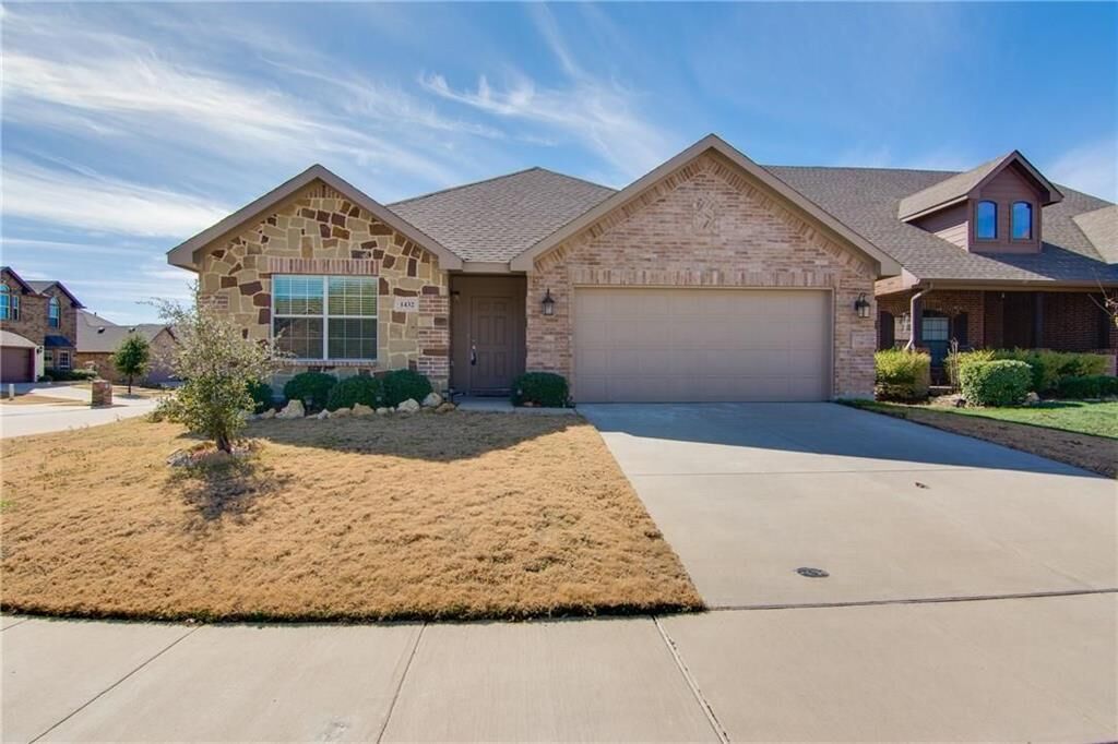 Property Photo:  1432 Ocotillo Lane  TX 76177 