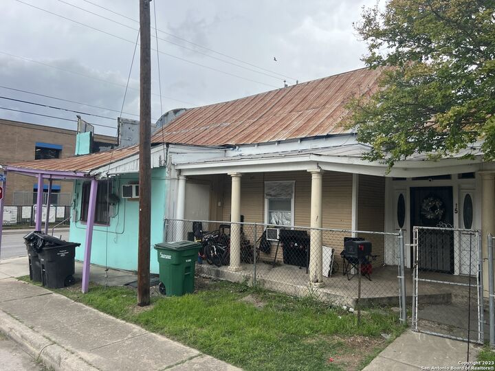 Property Photo:  1203 Guadalupe St  TX 78207 