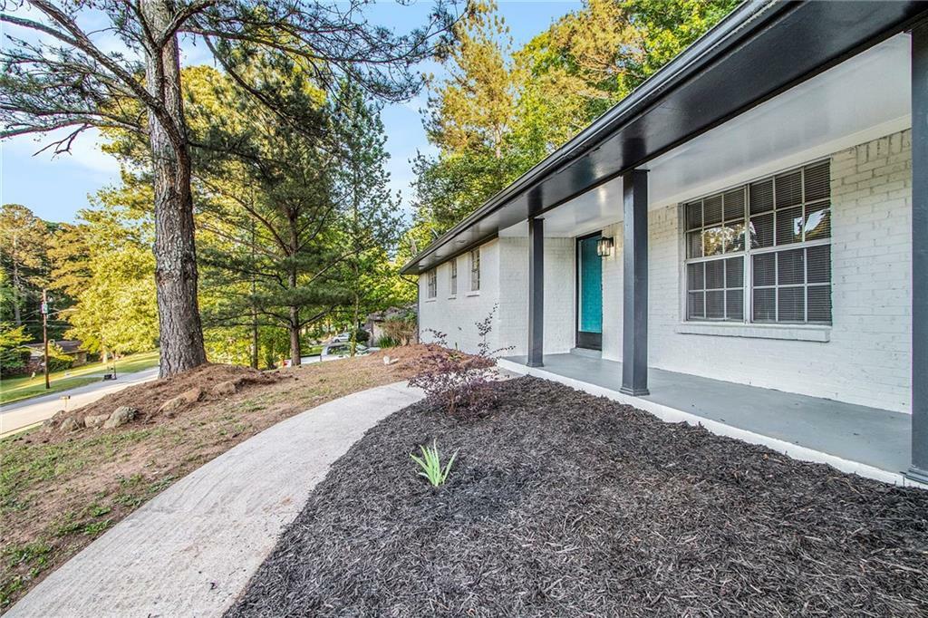 Property Photo: 2243 Seven Oaks Circle GA 30288
