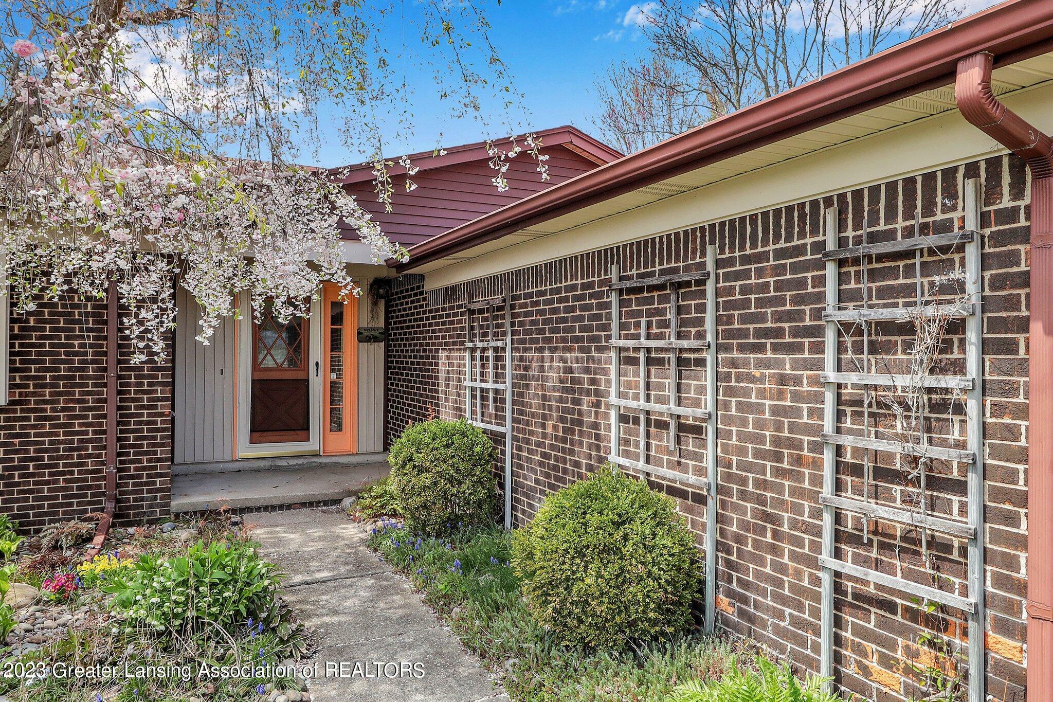 Property Photo: 5309 Pheasant Run Road MI 48346