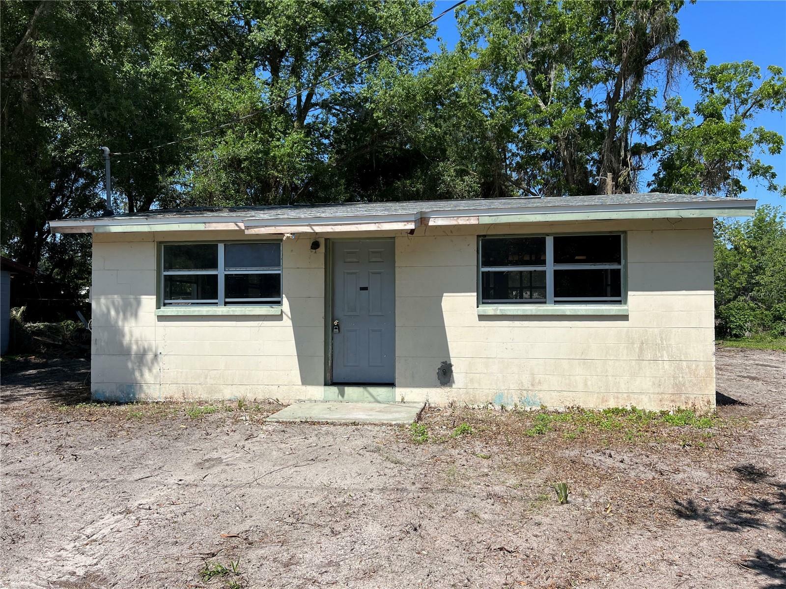 Property Photo:  252 NE 4th Street  FL 33597 