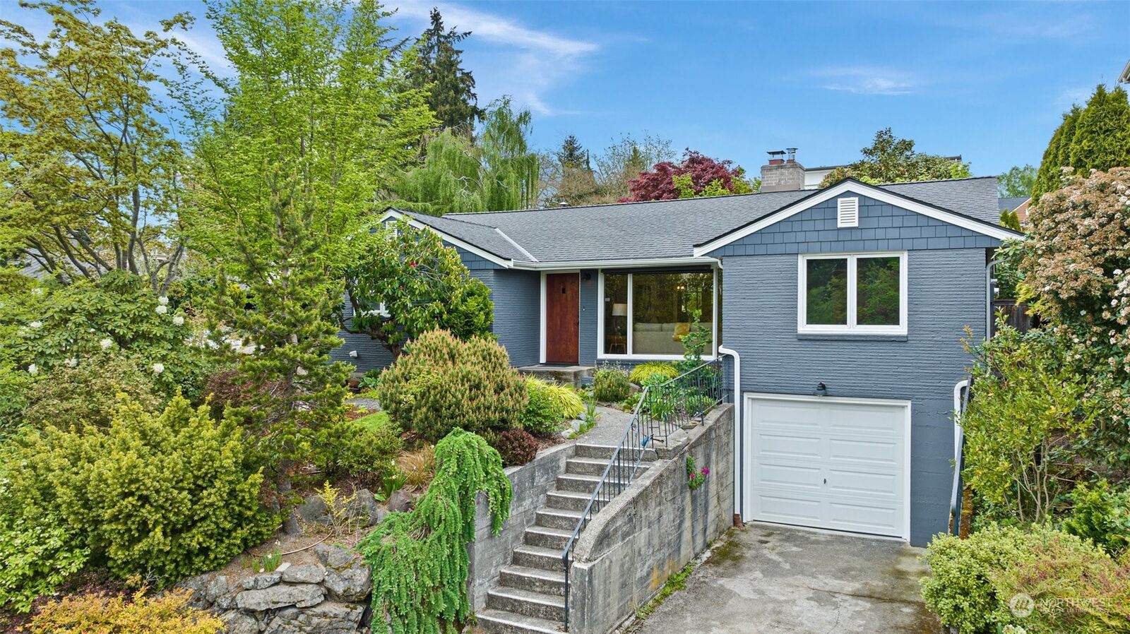 4 bed Seattle home for sale 4754 44th Avenue NE, Seattle, WA 98105