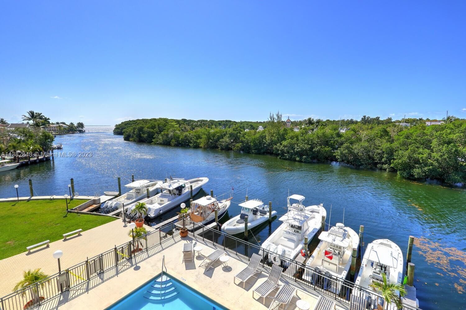 Property Photo: 6901 Edgewater Dr 328 FL 33133