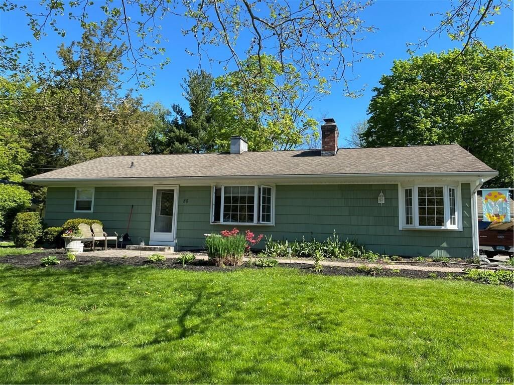 Property Photo: 86 Ridgeland Circle CT 06492