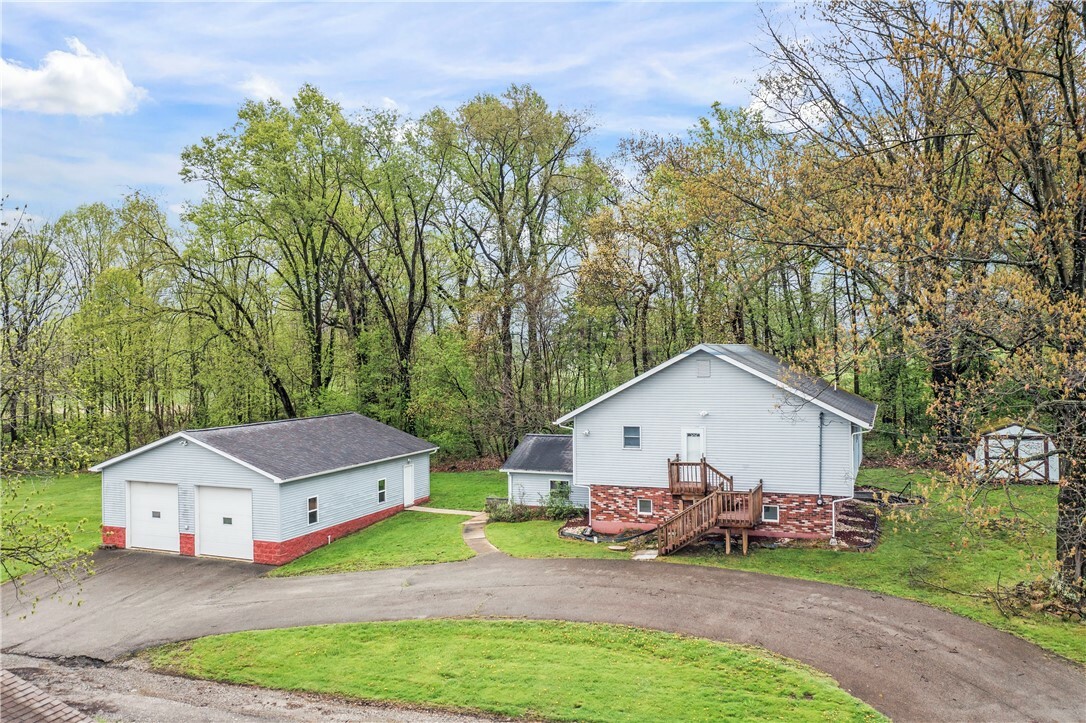 Property Photo:  309 Willow Crossing Rd  PA 15601 