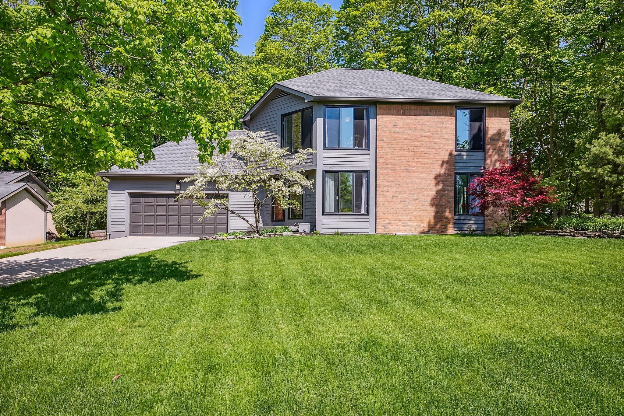Property Photo: 631 Sycamore Place OH 43230