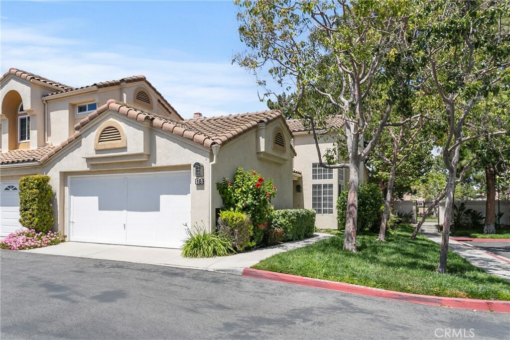 Property Photo:  18 Almador  CA 92614 