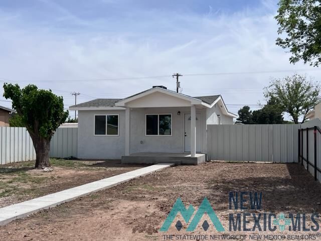 Property Photo:  905 W Dallas Avenue  NM 88210 