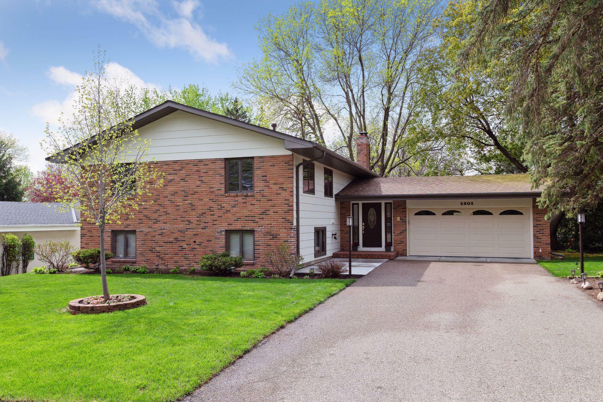 Property Photo:  5201 Heritage Hills Drive  MN 55437 