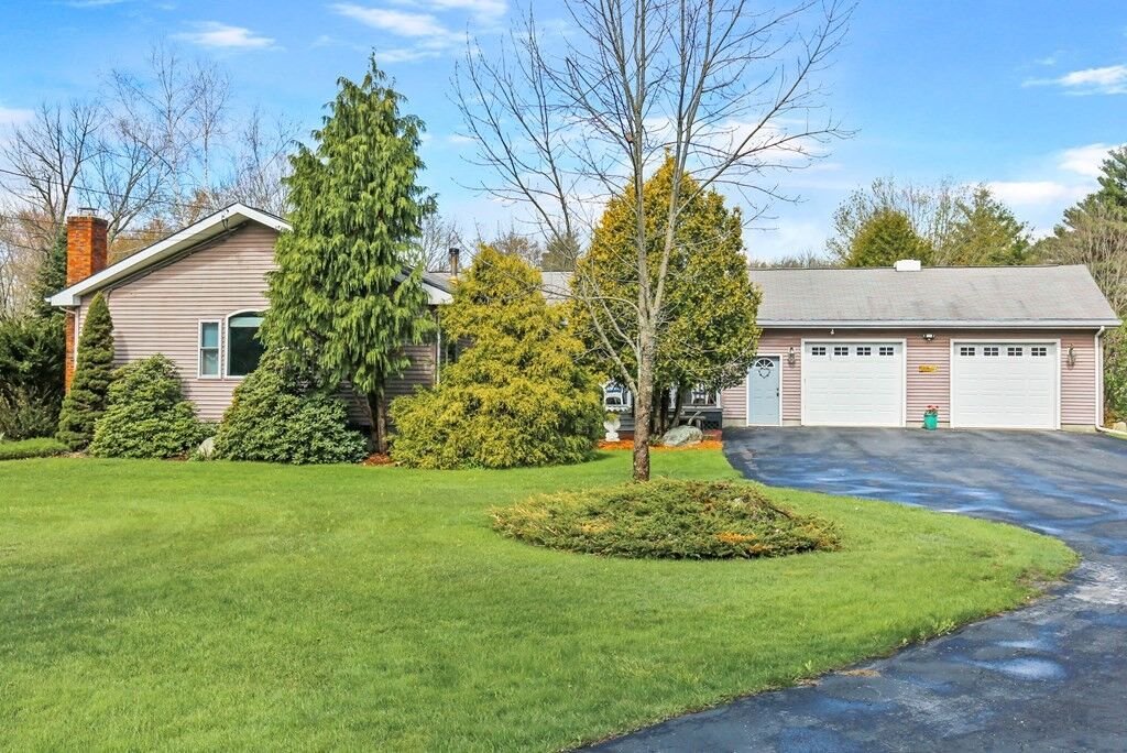 Property Photo:  72 Old Southbridge Rd  MA 01540 